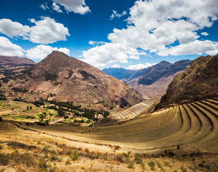 Inka ruins over andean town PIsac
